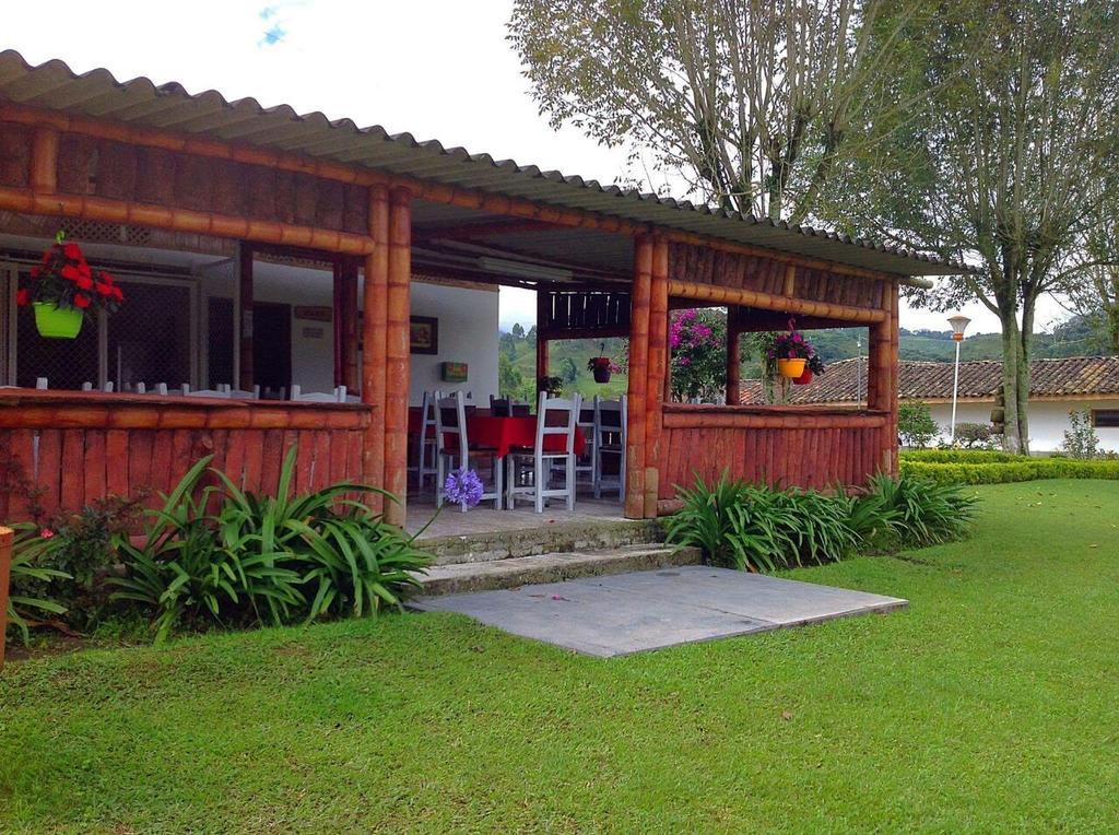 Finca Recreacional Marcelandia Santa Rosa de Cabal Exterior photo